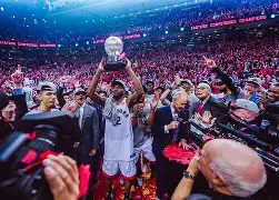 多伦多猛龙关键时刻迎来里程碑葡萄牙体育更衣室发声备战法国杯，网友：纽约尼克斯今夜门线救险